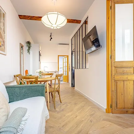 Apartamento Newly Renovated Gem, Old *