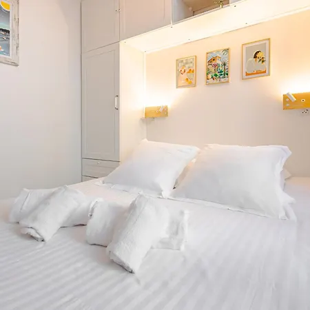 Newly Renovated Gem, Old Apartamento *