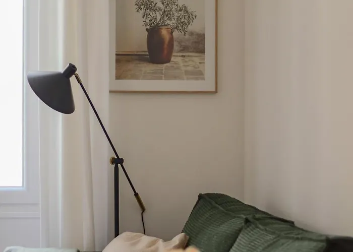 Newly Renovated Gem, Old Apartmán